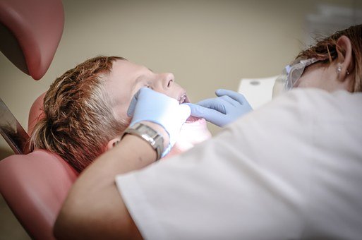 Quels sont les pré-requis pour lancer une activité de dentiste à Lausanne ?